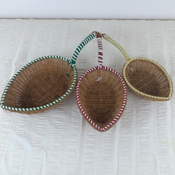 Vintage Set of 3 Wicker Nesting Hanging Baskets - Picture 1 of 8